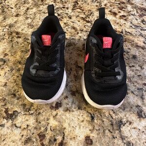 Kids Black and Pink Nike Sneakers Size 7C.